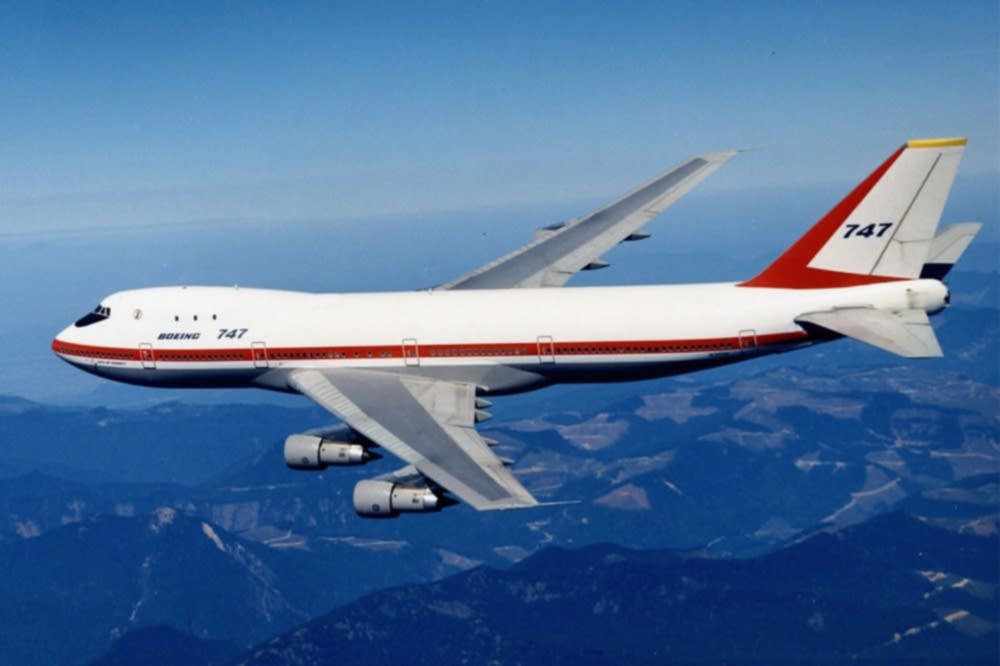 B747